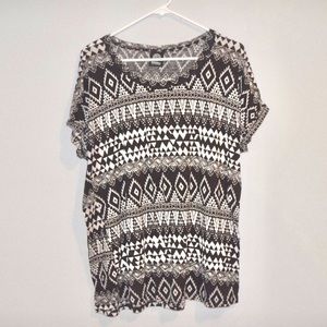 Bobeau Nordstrom Tribal Print S/S Top.